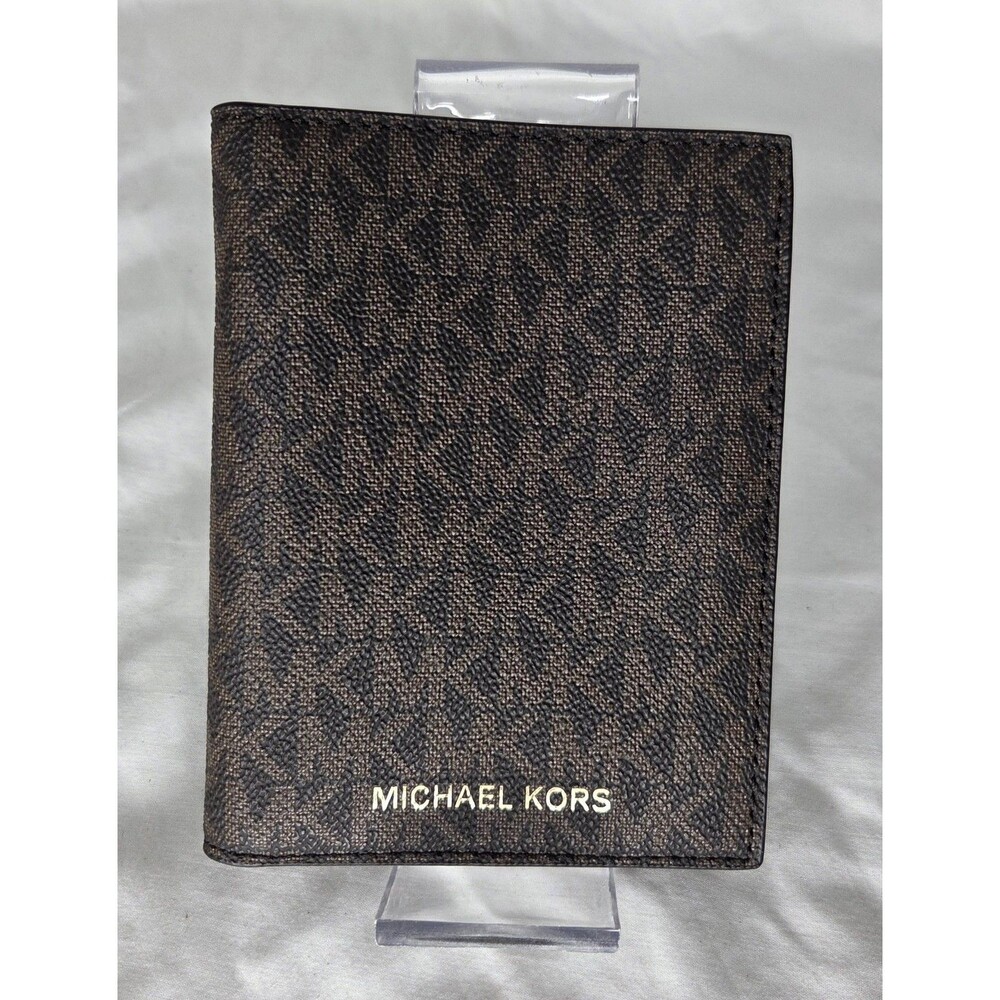 Michael Kors Jet Set Travel Passport Holder Wallet Brown Signature Logo NWOT